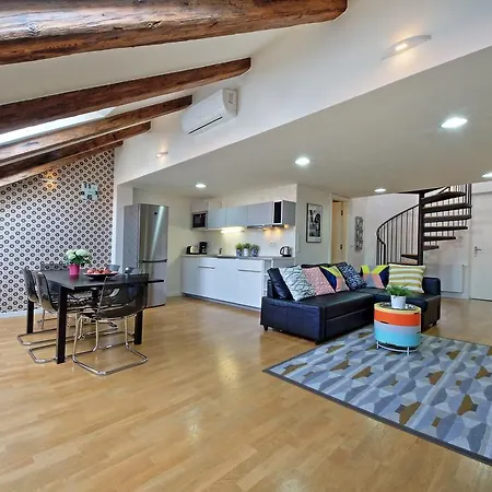 Hollareum Apartment